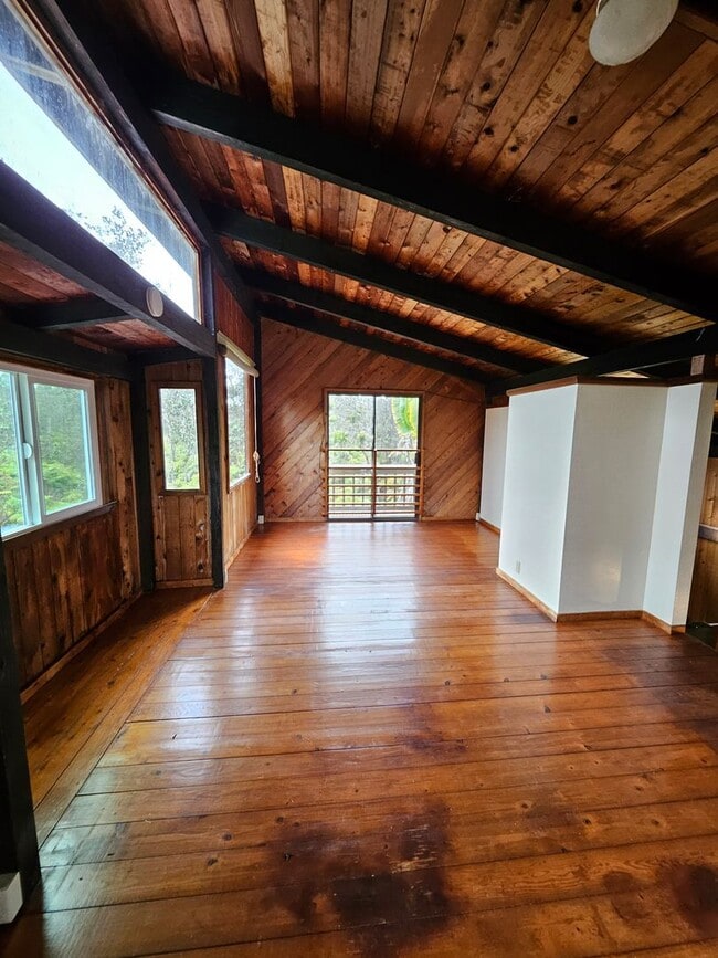 Building Photo - Beautiful Houses Located in Volcano