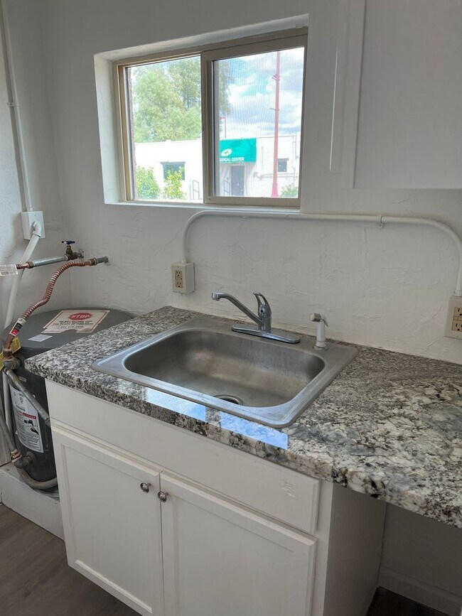 Building Photo - 2309 S 4th Ave