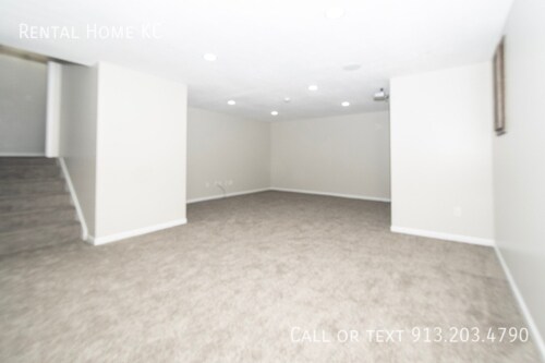 Building Photo - 582 W Layton St