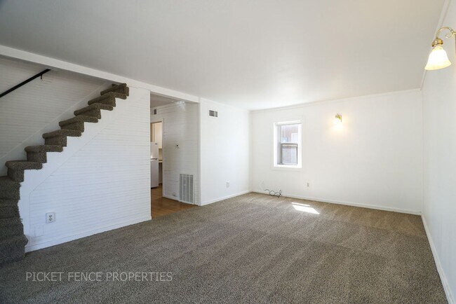 Building Photo - 1825 11th Ave