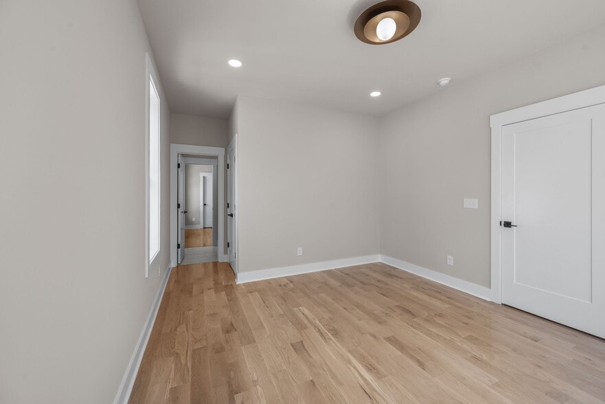 Building Photo - 2523 W Heiman St