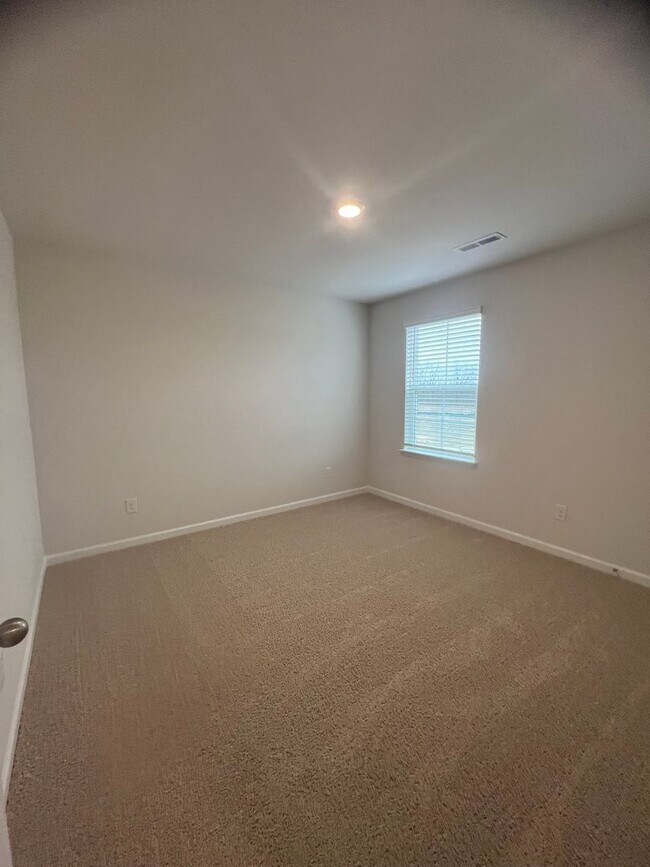 Building Photo - NEW CONTRUCTION!  Available for Immediate Move in!