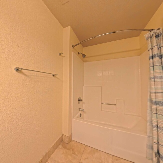 Building Photo - Luxury Mid-Rise | Guard Gated | Underground Garage Area | Resort Style Amenities