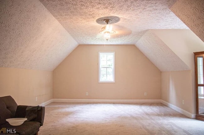 Building Photo - 168 Hamlin Rd