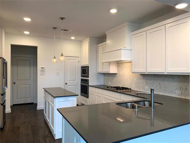 Building Photo - 500 Texas Dr