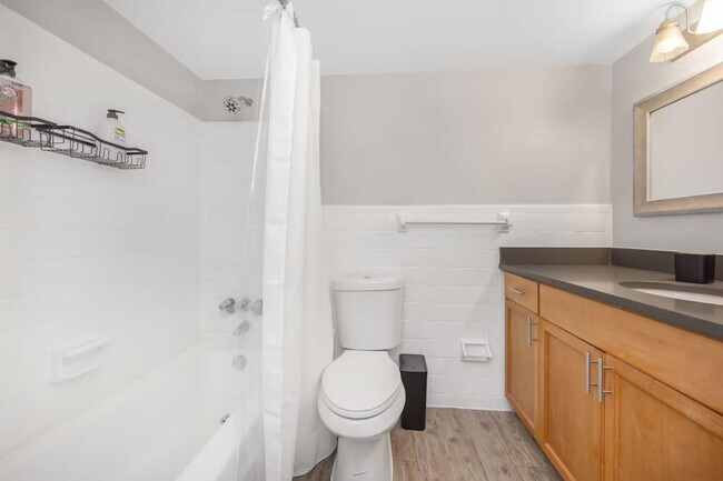 Building Photo - 4312 W Roland St