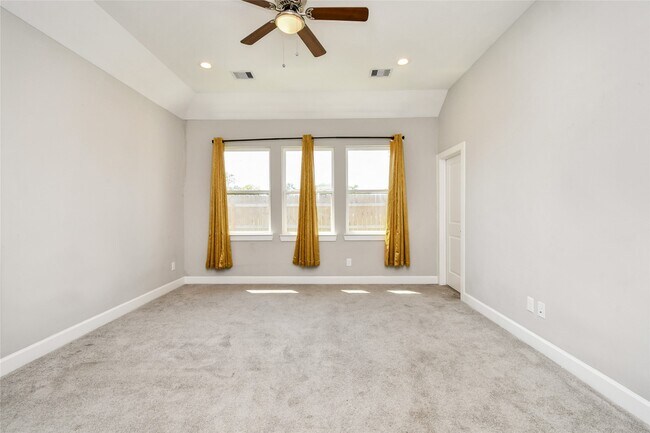 Building Photo - 1507 5th St