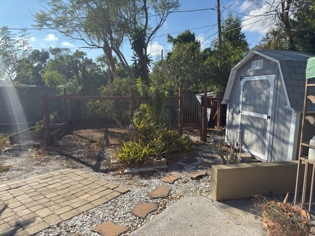 Building Photo - 4921 Hyacinth Way S