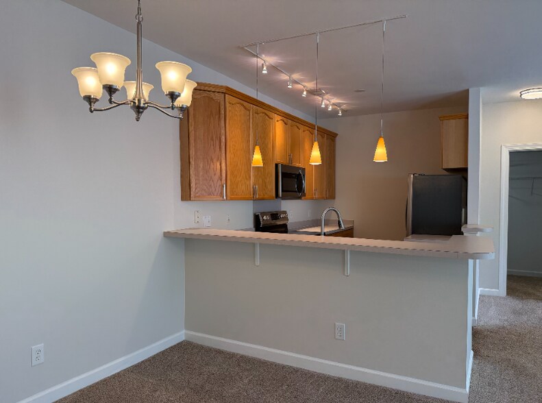 Building Photo - 1721 Wyngate Cir
