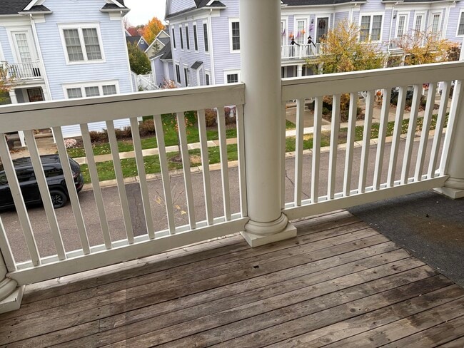 Building Photo - 534 Constitution St