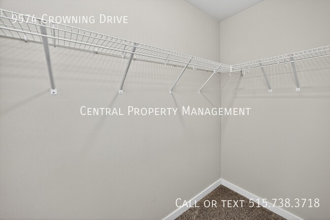 Building Photo - 9574 Crowning Dr