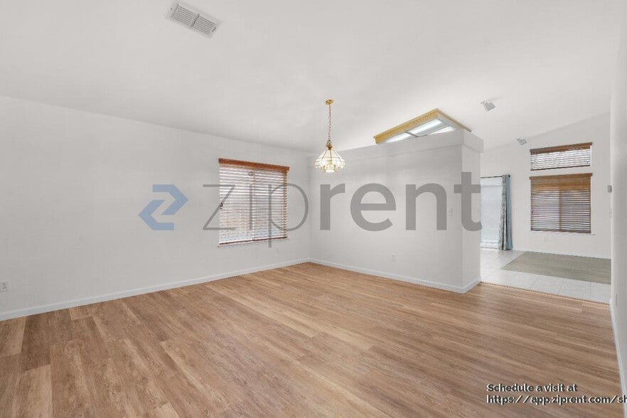 Building Photo - 8361 Delicato Way