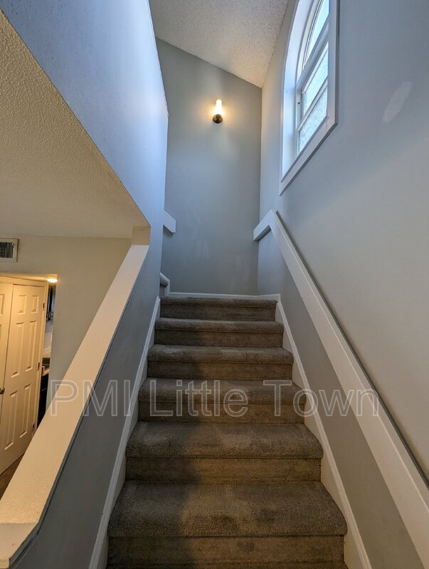 Building Photo - 11105 E Alameda Ave