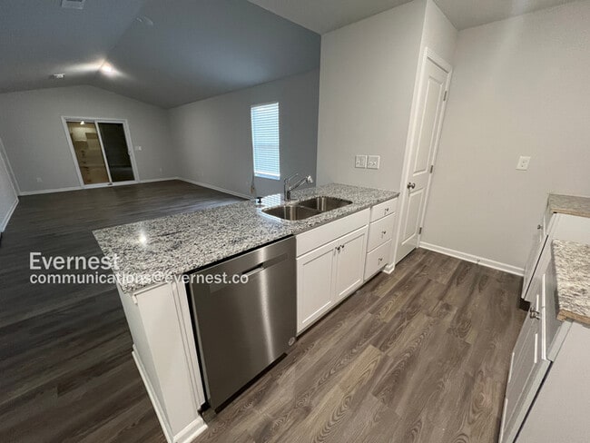 Building Photo - 4034 Highland Ave