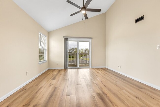 Building Photo - 6303 Spring River Dr