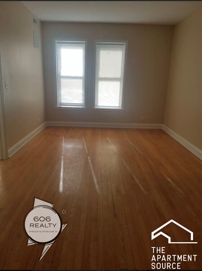 Building Photo - 2140 Clarence Ave