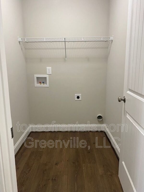 Building Photo - 182 Sherwood Dr