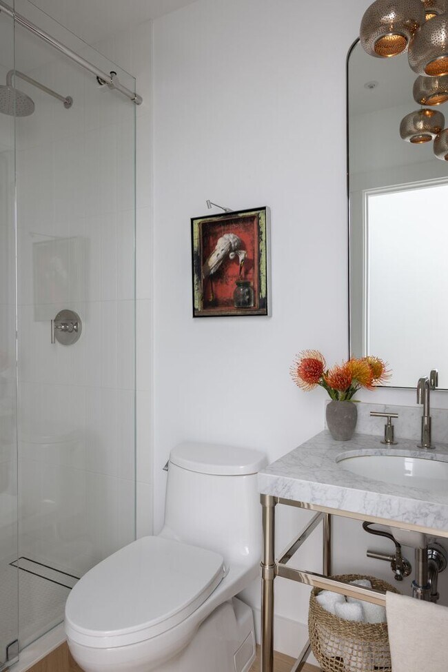 Building Photo - Coastal Elegance in the Heart of Belvedere