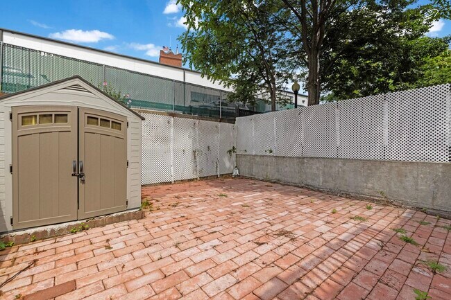 Building Photo - 217 Highwood Ave
