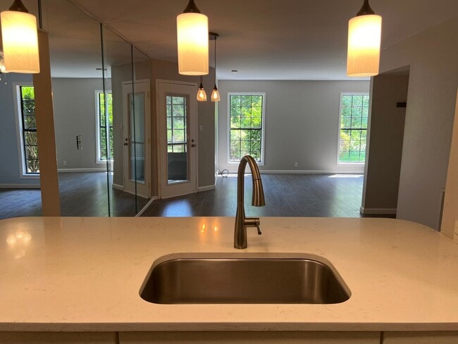 Building Photo - Remodeled Two Bedroom Tabby Walk Villa on First Floor