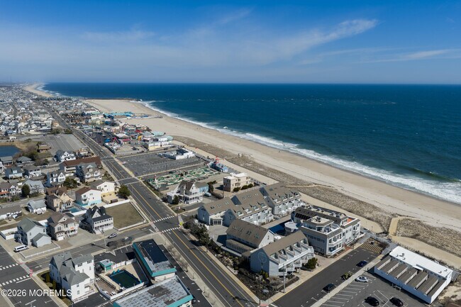 Building Photo - 900 Ocean Ave