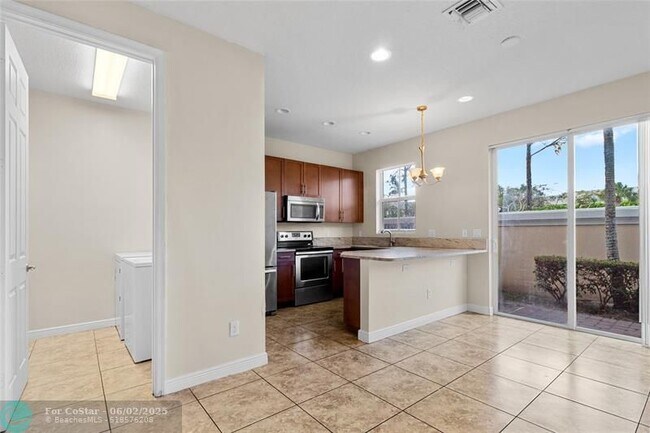 Building Photo - 6918 Long Pine Cir