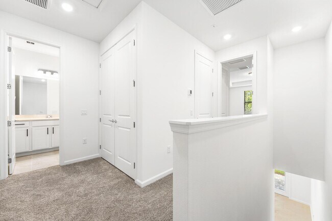 Building Photo - 4333 Efendi Dr