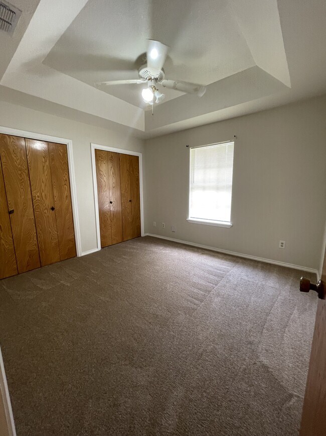Building Photo - 1305 S James Cir