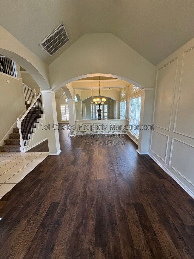 Building Photo - 3006 Upland Dr
