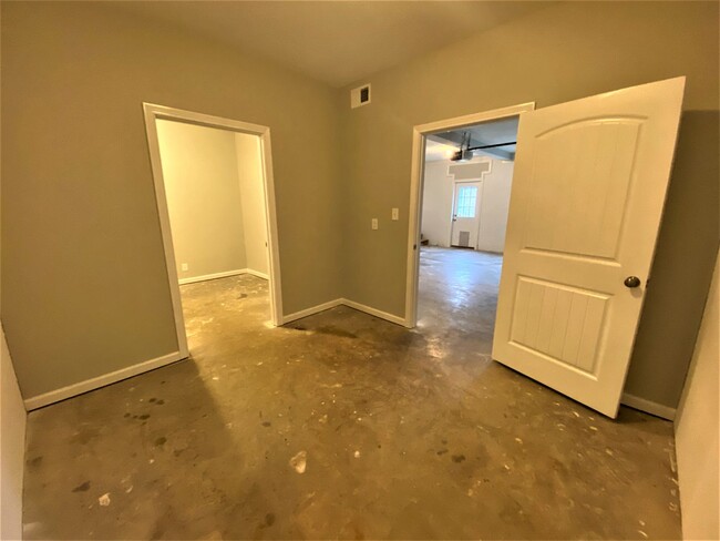 Building Photo - 4 Bedroom Pet Friendly Home For Rent Over ...