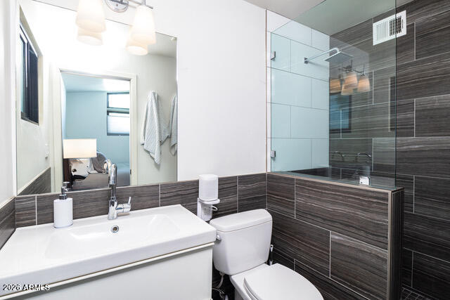 Building Photo - 6845 E Earll Dr