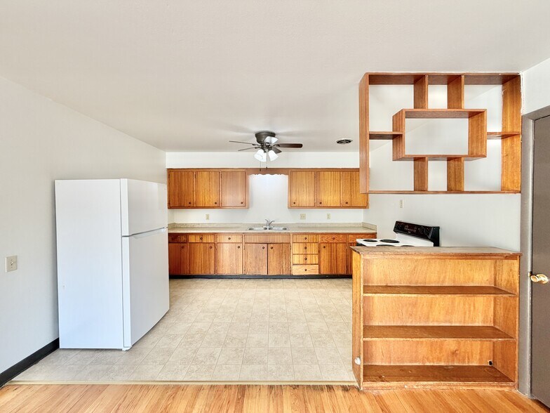 Building Photo - 2113 Lake Point Dr