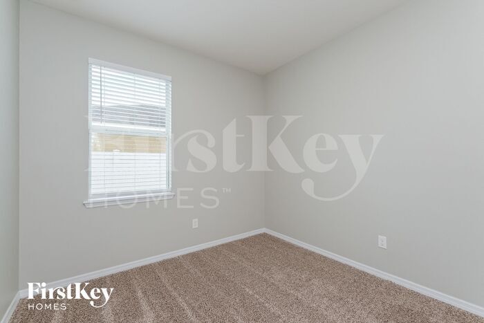 Building Photo - 12217 Fairlawn Dr