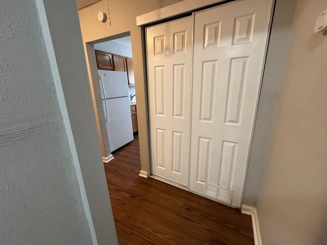 Building Photo - Cute 3 Bedroom 1 Bathroom