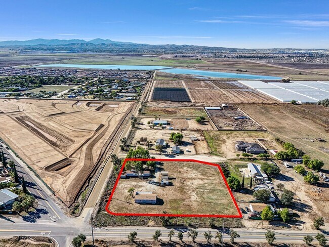 Building Photo - 22450 Norris Ln