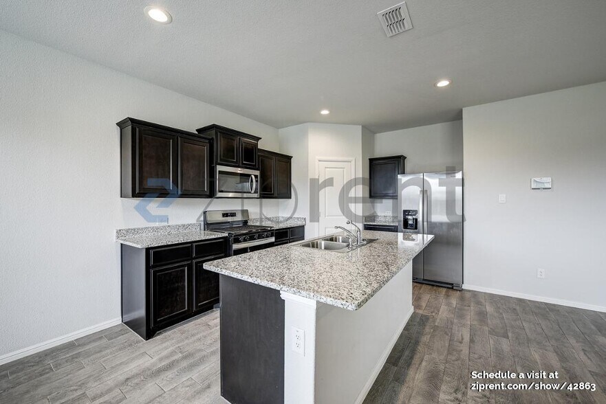 Building Photo - 9720 Fallston Dr