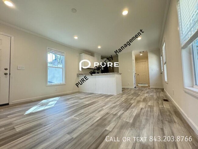 Building Photo - Mt Pleasant Homes GREAT LOCATION!!!!