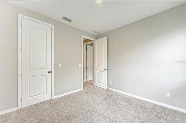 Building Photo - 5564 Summit Gln