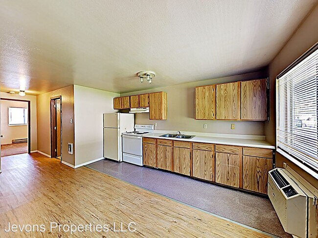 Building Photo - 608 N 3rd St