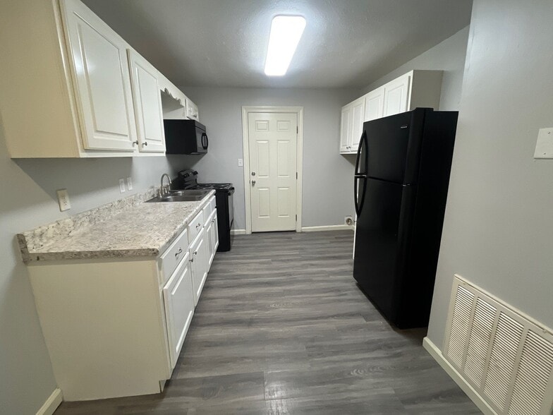 Building Photo - 32 Georgian Cv