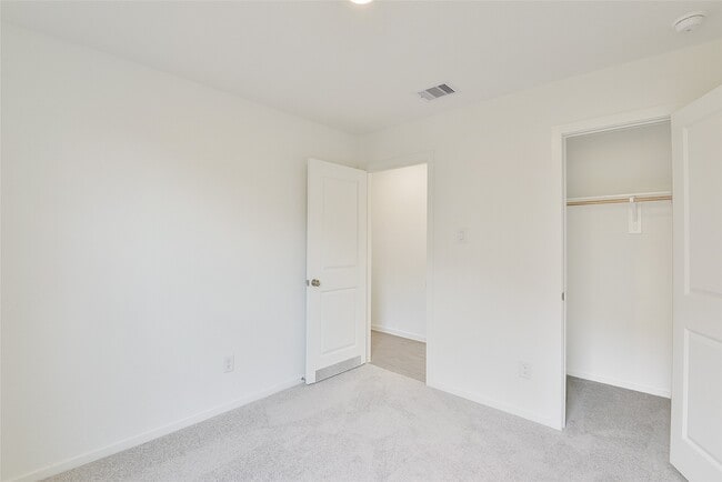 Building Photo - 16818 Great Highlands Dr