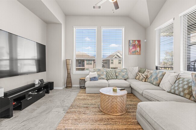 Building Photo - 9443 Starlight Oak Dr