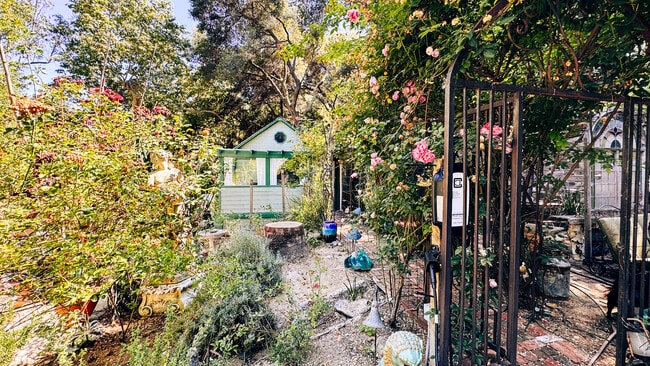 Building Photo - 971 Old Topanga Canyon Rd