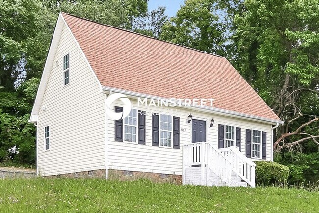Building Photo - 3 Bedroom Pet-Friendly Home in WINSTON SAL...