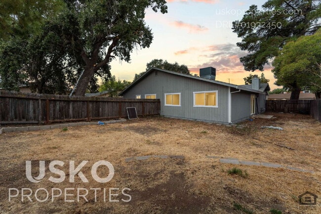 Building Photo - 5012 Lorijo Way