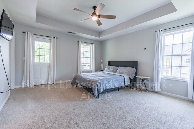 Building Photo - 2025 Jonesboro Rd SE