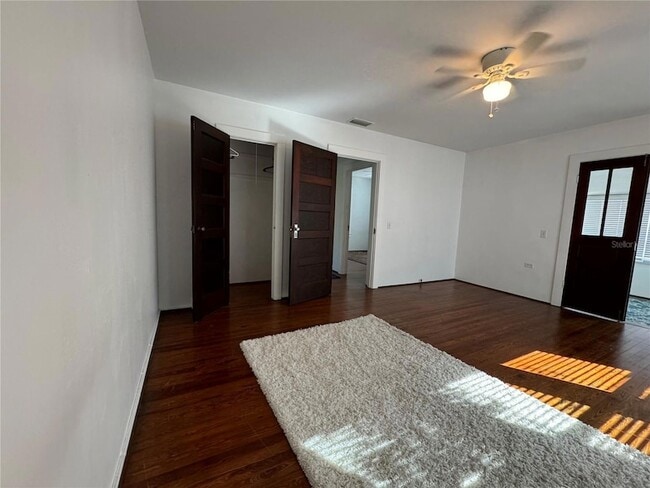 Building Photo - 302 W Wall St