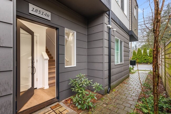 Primary Photo - 18514 Meridian Ave N