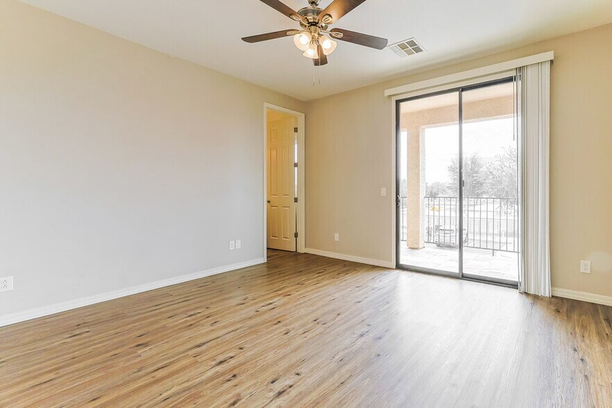 Building Photo - 2172 E Pima Ave