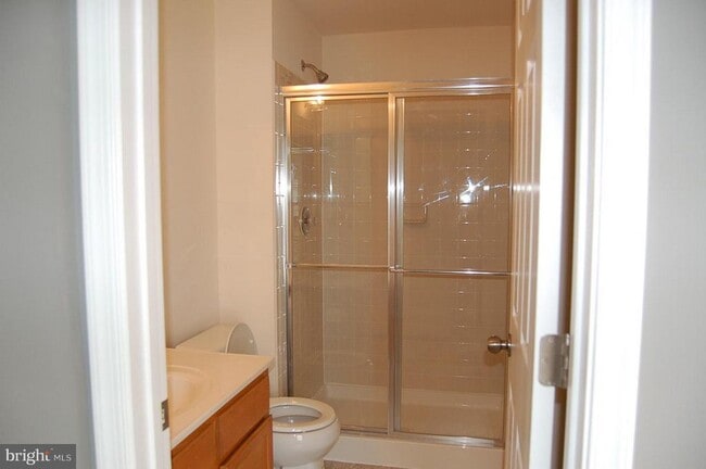 Building Photo - 12699 Lakeside Ct